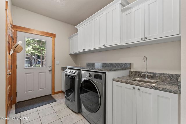 10512 Baldy Mountain Rd, Sandpoint, ID 83864
