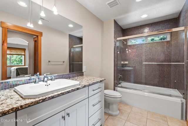 10512 Baldy Mountain Rd, Sandpoint, ID 83864
