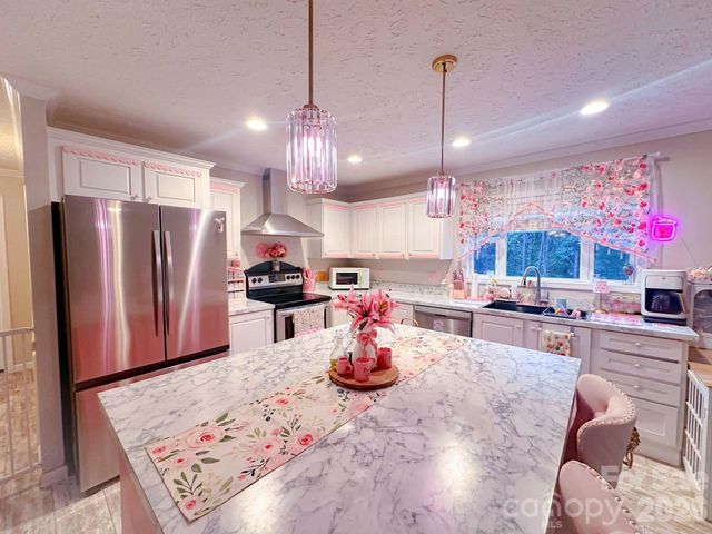 77 Raccoon Ridge, Marion, NC 28752
