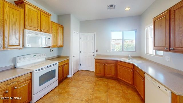 158 W Calle Del Estribo, Sahuarita, AZ 85629