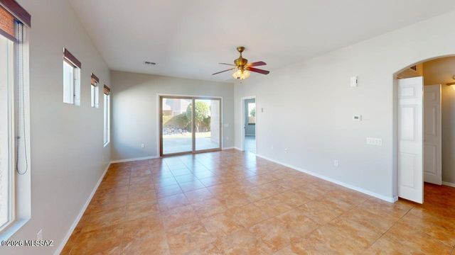 158 W Calle Del Estribo, Sahuarita, AZ 85629