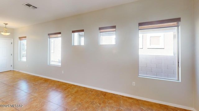 158 W Calle Del Estribo, Sahuarita, AZ 85629