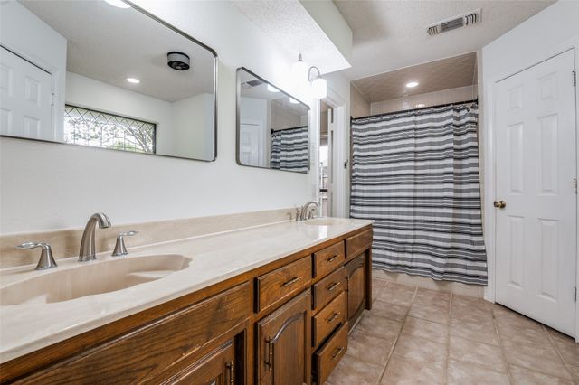 3470 Oak Tree Lane, Midlothian, TX 76065