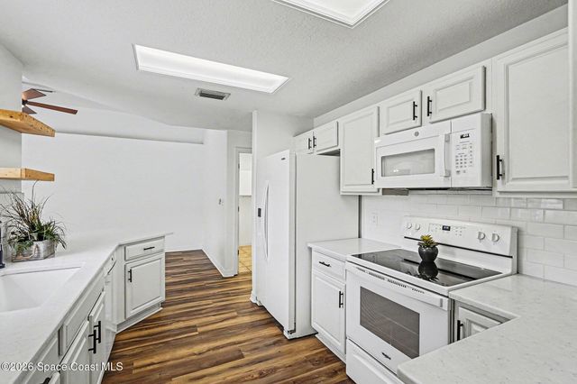 998 Haas Avenue NE, Palm Bay, FL 32907