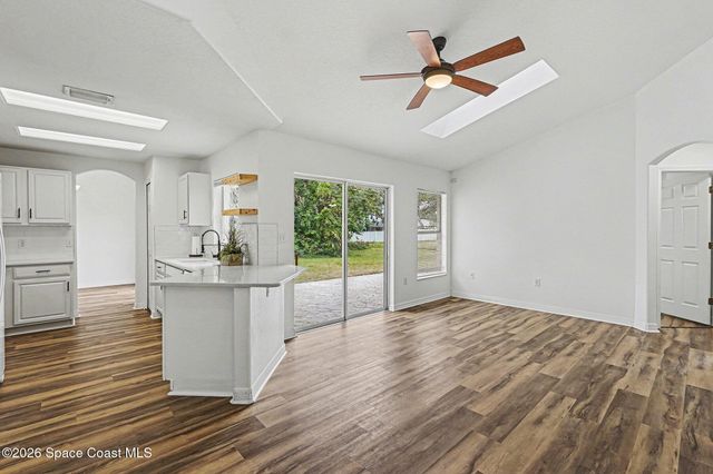 998 Haas Avenue NE, Palm Bay, FL 32907