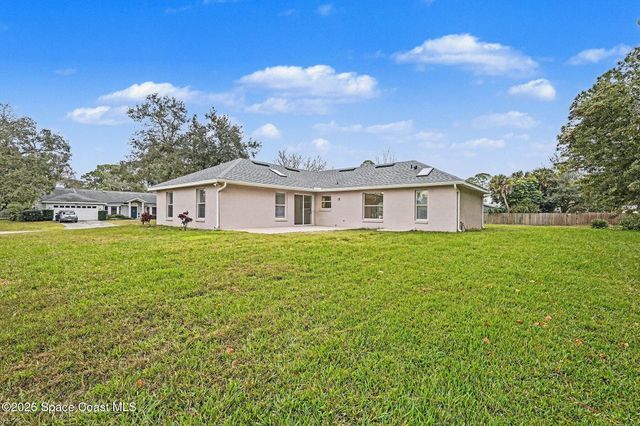 998 Haas Avenue NE, Palm Bay, FL 32907