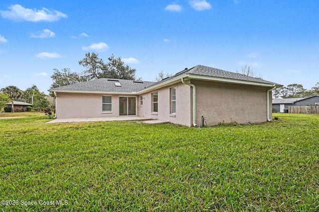 998 Haas Avenue NE, Palm Bay, FL 32907