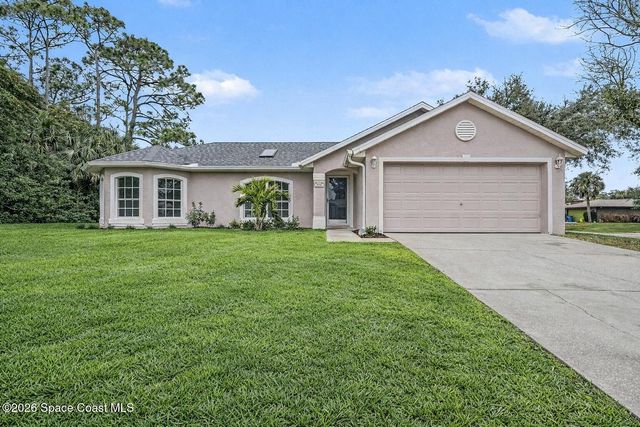 998 Haas Avenue NE, Palm Bay, FL 32907