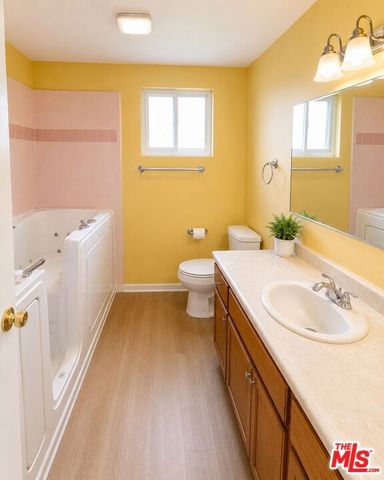 1255 E 90th Street, Los Angeles, CA 90002