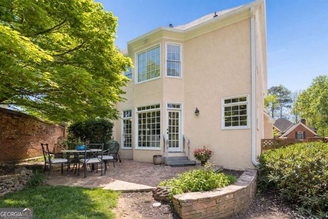 1058 Oakpointe Place, Dunwoody, GA 30338
