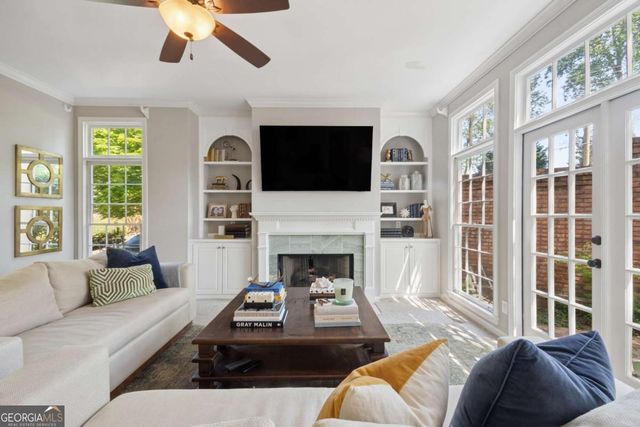 1058 Oakpointe Place, Dunwoody, GA 30338