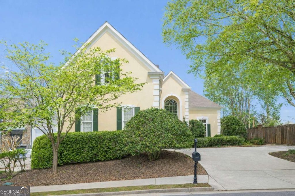 1058 Oakpointe Place, Dunwoody, GA 30338