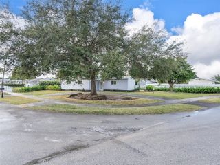 17320 NW 80th Ave, Hialeah, FL 33015