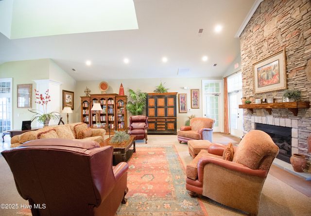 510 Crow Creek Drive NW, Calabash, NC 28467