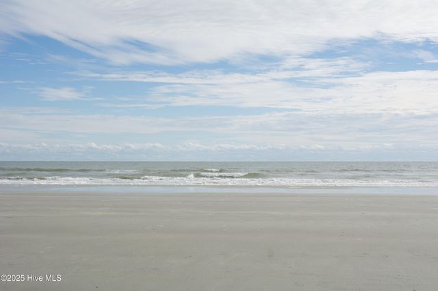 510 Crow Creek Drive NW, Calabash, NC 28467