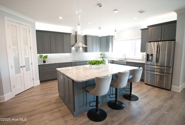 510 Crow Creek Drive NW, Calabash, NC 28467