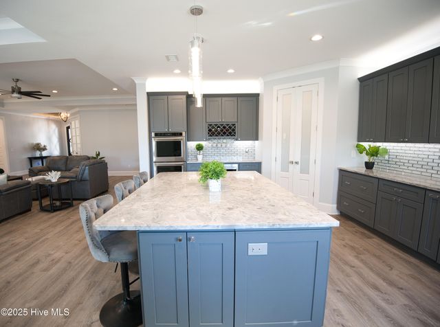 510 Crow Creek Drive NW, Calabash, NC 28467