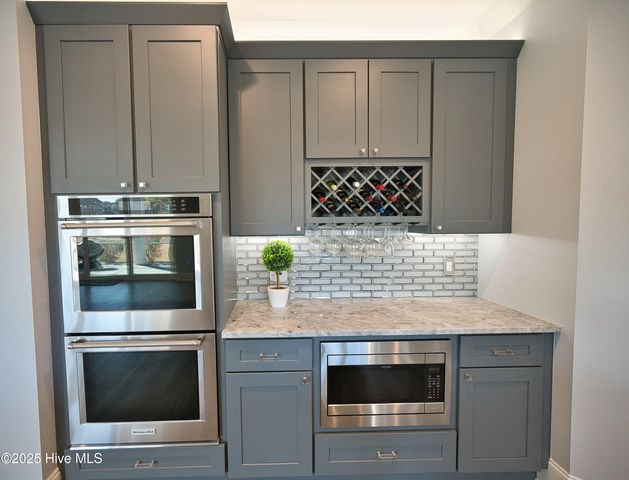 510 Crow Creek Drive NW, Calabash, NC 28467