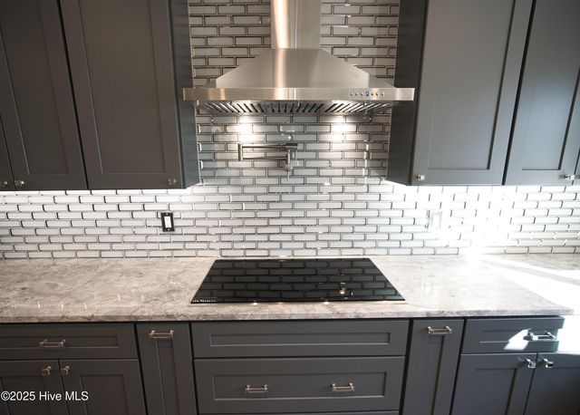 510 Crow Creek Drive NW, Calabash, NC 28467