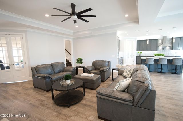 510 Crow Creek Drive NW, Calabash, NC 28467