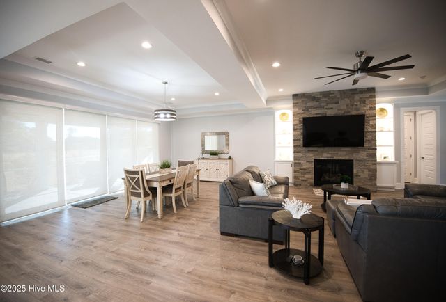 510 Crow Creek Drive NW, Calabash, NC 28467