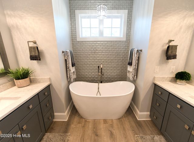 510 Crow Creek Drive NW, Calabash, NC 28467