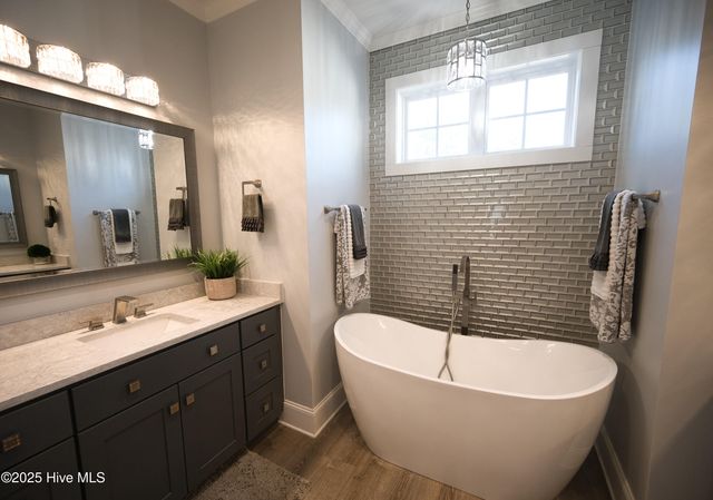 510 Crow Creek Drive NW, Calabash, NC 28467