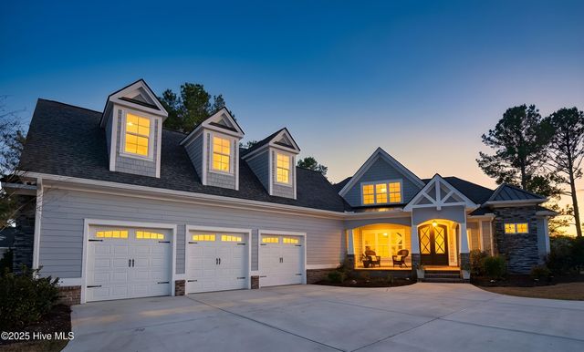 510 Crow Creek Drive NW, Calabash, NC 28467