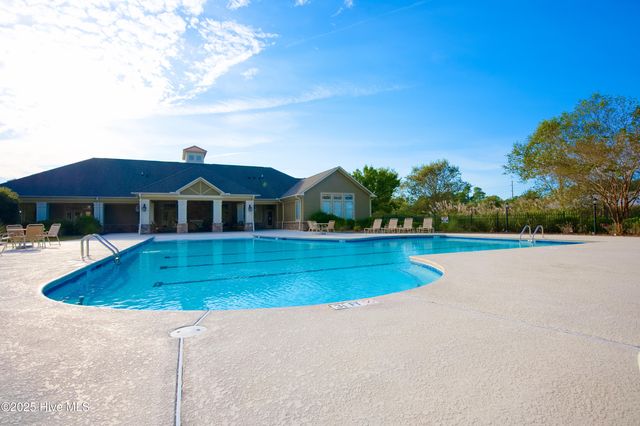 510 Crow Creek Drive NW, Calabash, NC 28467