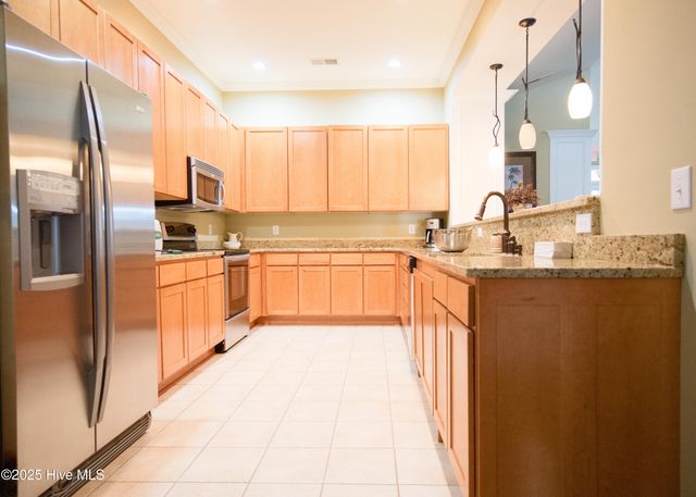 510 Crow Creek Drive NW, Calabash, NC 28467