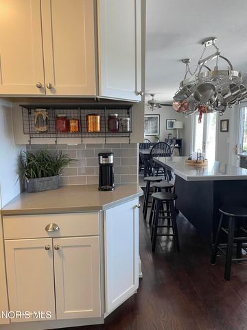 606 River Road, Maumee, OH 43537