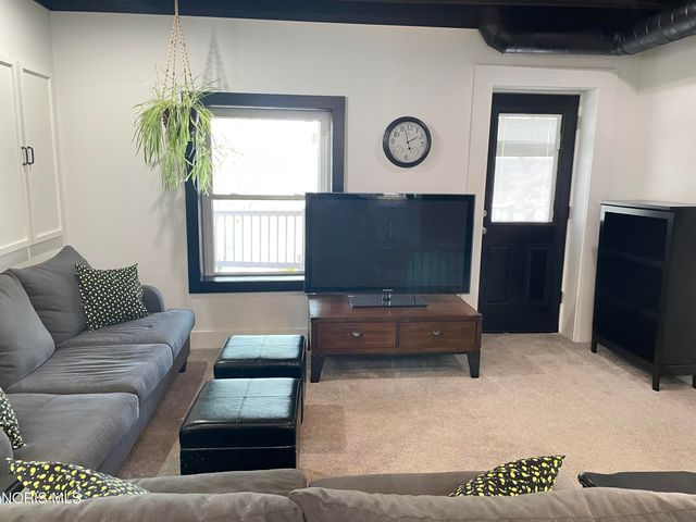 606 River Road, Maumee, OH 43537