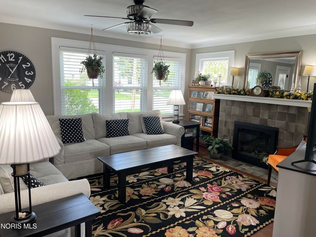 606 River Road, Maumee, OH 43537