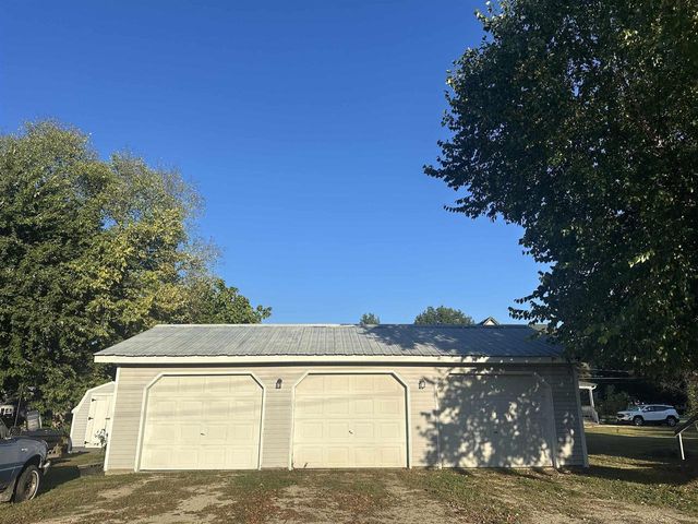 207 8th Street, Brodhead, WI 53520