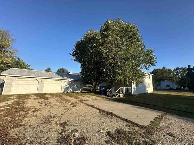 207 8th Street, Brodhead, WI 53520