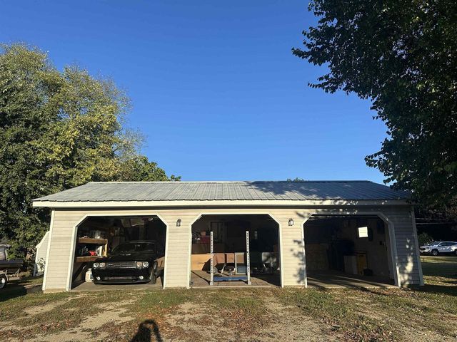 207 8th Street, Brodhead, WI 53520