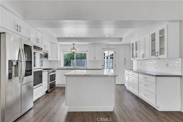 22388 Algunas Road, Woodland Hills, CA 91364