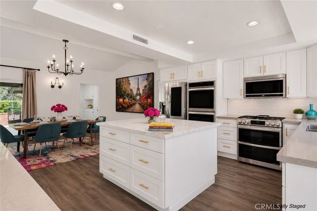 22388 Algunas Road, Woodland Hills, CA 91364