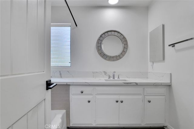 22388 Algunas Road, Woodland Hills, CA 91364