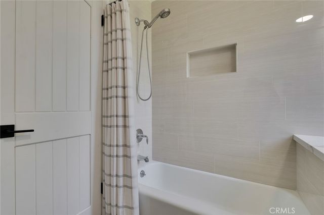 22388 Algunas Road, Woodland Hills, CA 91364