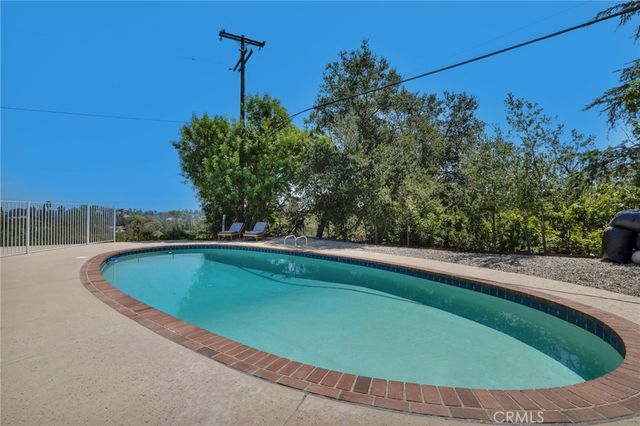 22388 Algunas Road, Woodland Hills, CA 91364