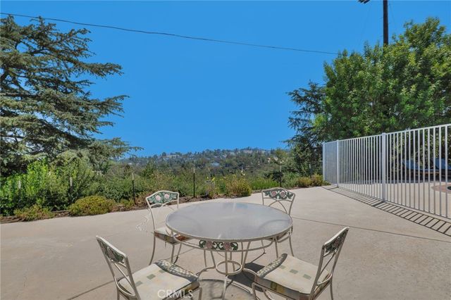 22388 Algunas Road, Woodland Hills, CA 91364