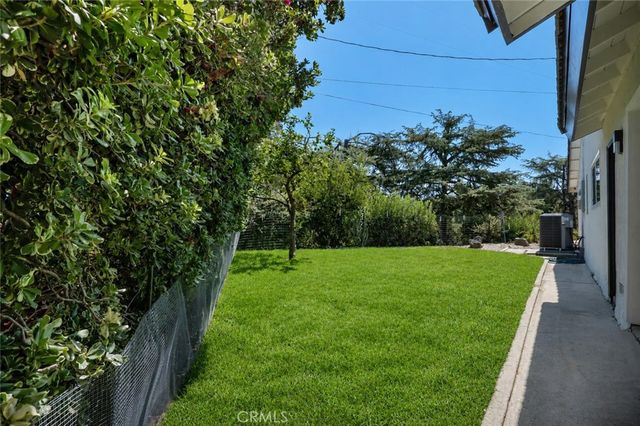 22388 Algunas Road, Woodland Hills, CA 91364