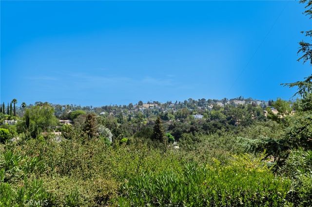 22388 Algunas Road, Woodland Hills, CA 91364