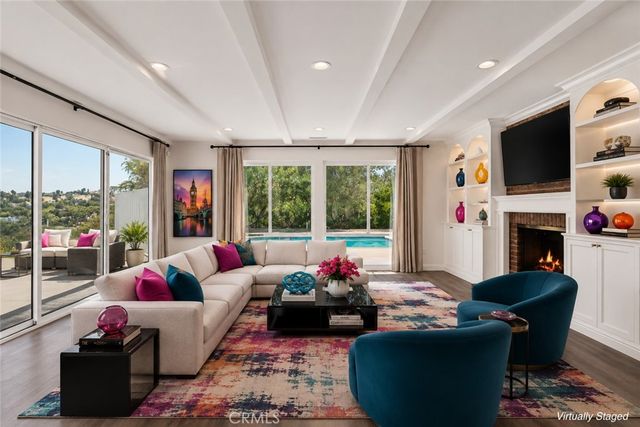 22388 Algunas Road, Woodland Hills, CA 91364