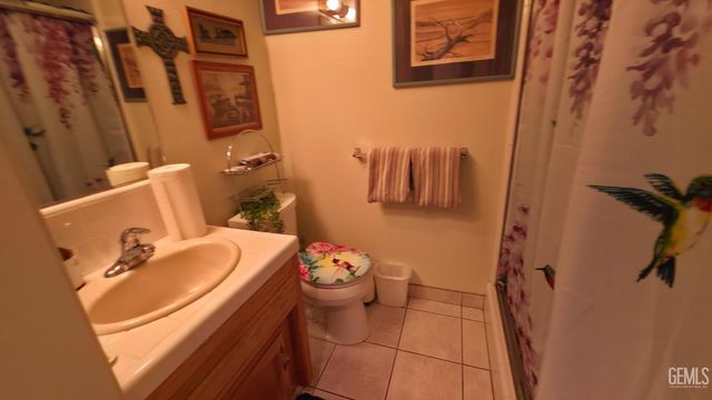 6109 Spring Valley Drive, Bakersfield, CA 93308