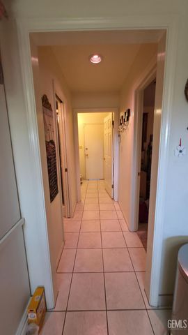 6109 Spring Valley Drive, Bakersfield, CA 93308