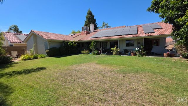 6109 Spring Valley Drive, Bakersfield, CA 93308