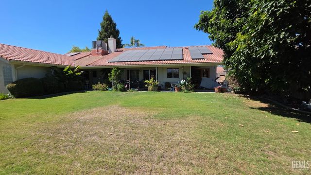6109 Spring Valley Drive, Bakersfield, CA 93308