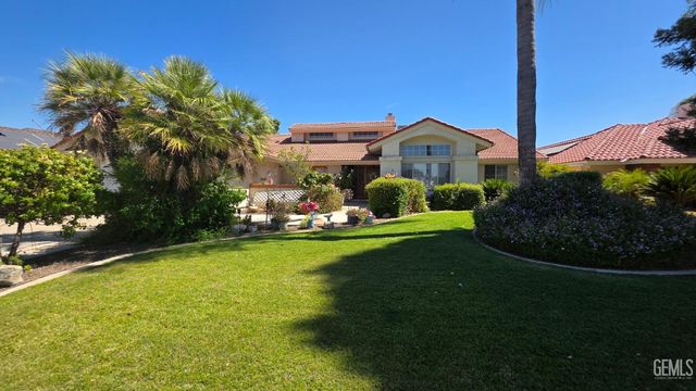 6109 Spring Valley Drive, Bakersfield, CA 93308